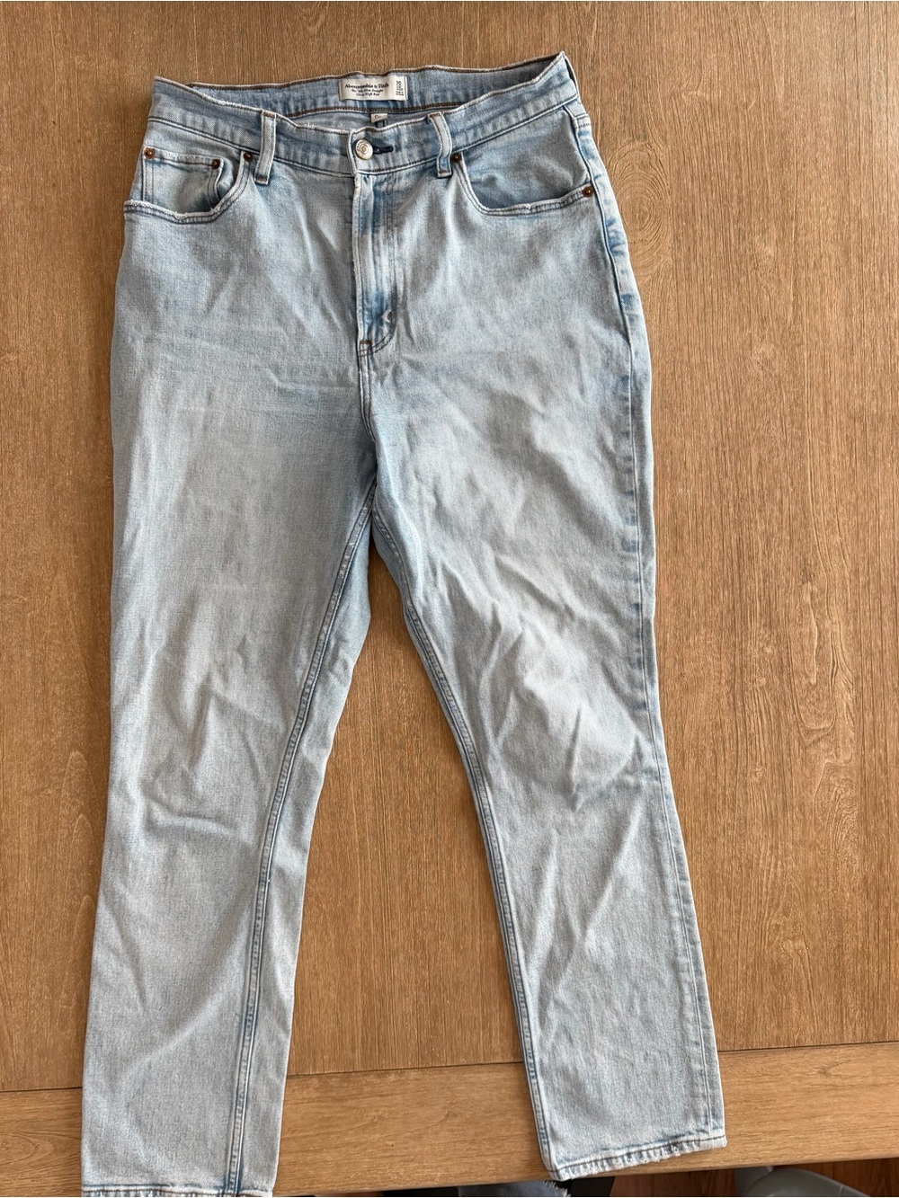 Abercrombie & Fitch Curve Love ’90s Slim Straight Ultra High Rise, size 30 / 10S